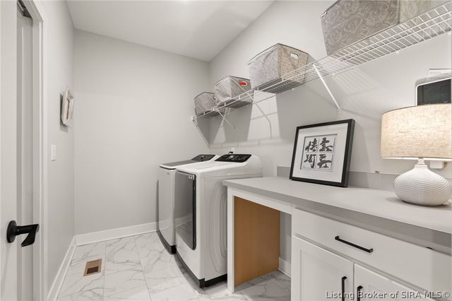 1619 Greenbrier Pointe, Henryville, IN 47126