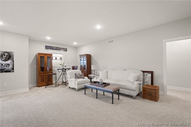 1619 Greenbrier Pointe, Henryville, IN 47126