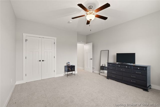 1619 Greenbrier Pointe, Henryville, IN 47126