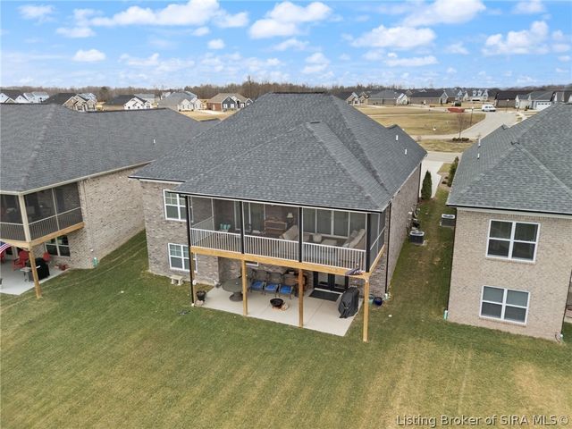 1619 Greenbrier Pointe, Henryville, IN 47126