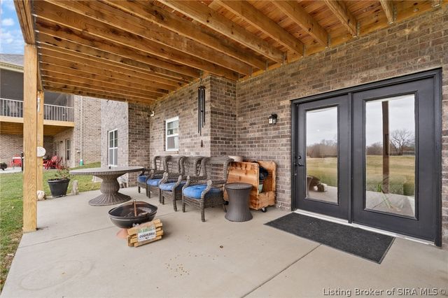 1619 Greenbrier Pointe, Henryville, IN 47126