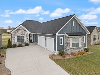 1619 Greenbrier Pointe, Henryville, IN 47126