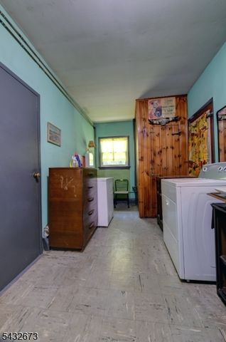 68 Comly Rd, Lincoln Park Boro, NJ 07035