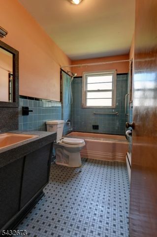 68 Comly Rd, Lincoln Park Boro, NJ 07035