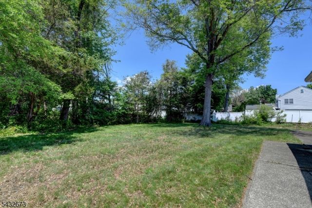 68 Comly Rd, Lincoln Park Boro, NJ 07035