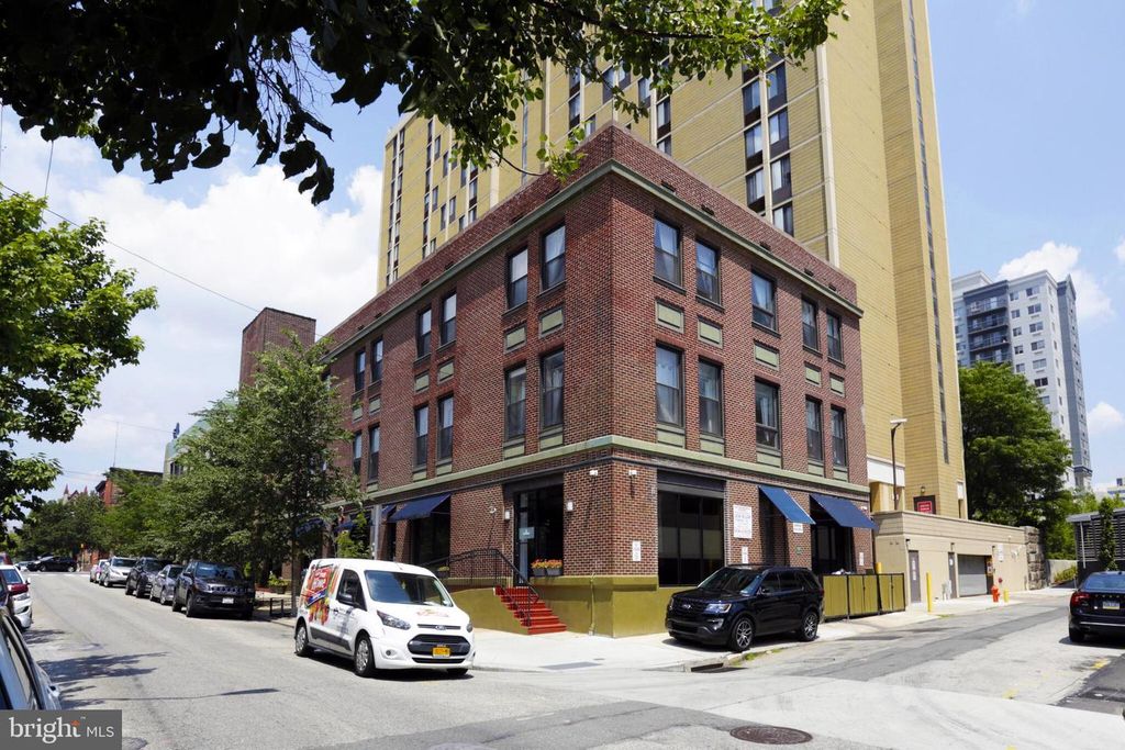 1822 SPRING GARDEN ST, Philadelphia, PA 19130