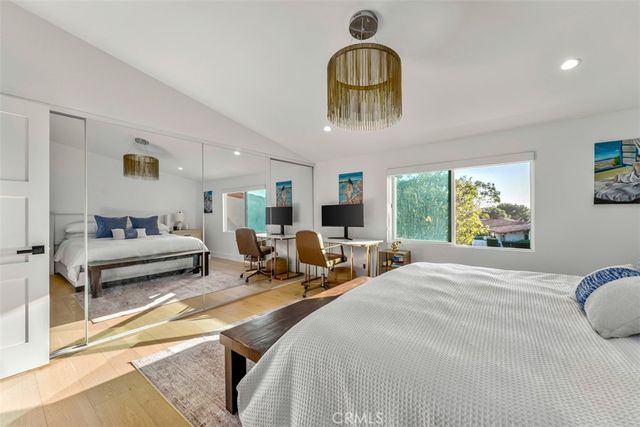 2111 Vista Entrada, Newport Beach, CA 92660