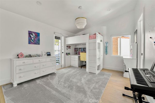 2111 Vista Entrada, Newport Beach, CA 92660