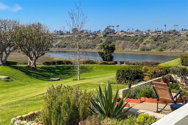 2111 Vista Entrada, Newport Beach, CA 92660