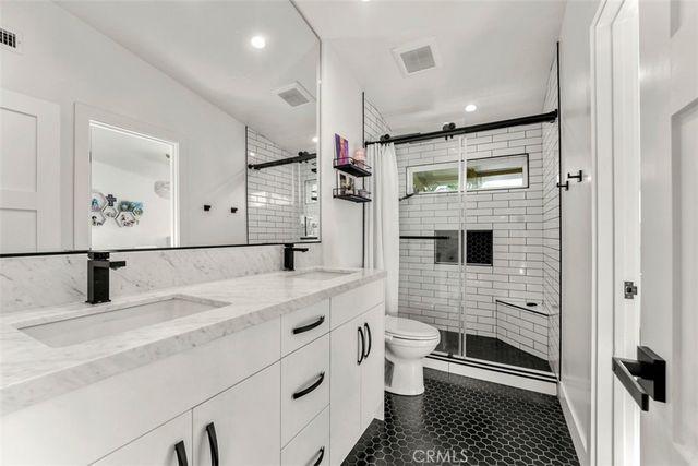 2111 Vista Entrada, Newport Beach, CA 92660