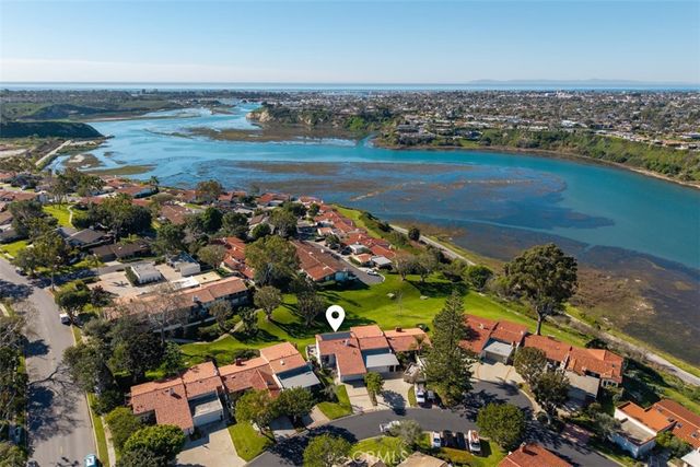 2111 Vista Entrada, Newport Beach, CA 92660
