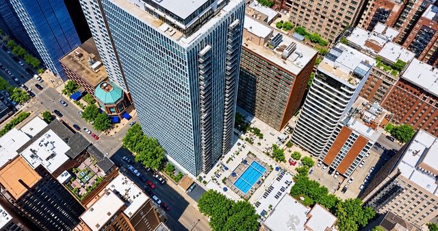 200 E Delaware Place 8C-9C, Chicago, IL 60611