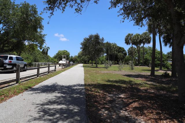 521 Sandpiper Circle, Delray Beach, FL 33445