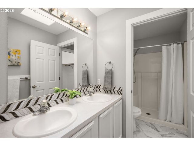 549 Se 72nd Ave, Hillsboro, OR 97123