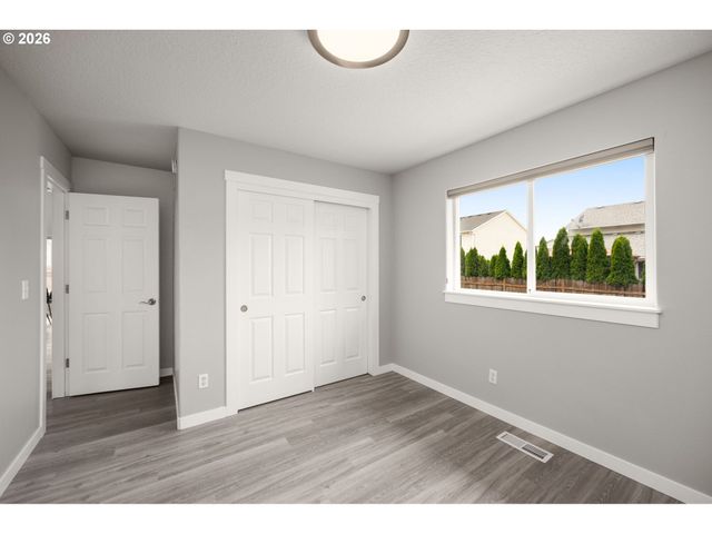 549 Se 72nd Ave, Hillsboro, OR 97123