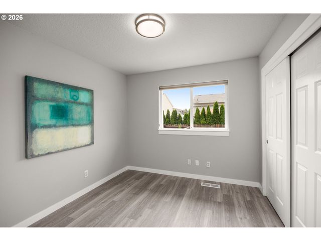549 Se 72nd Ave, Hillsboro, OR 97123