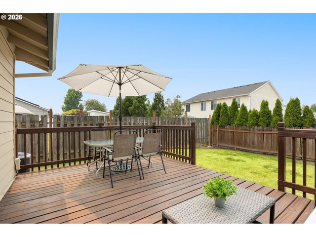 549 Se 72nd Ave, Hillsboro, OR 97123