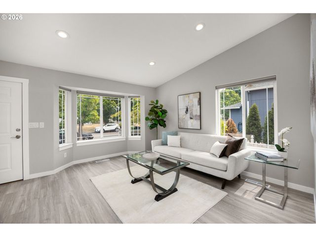 549 Se 72nd Ave, Hillsboro, OR 97123