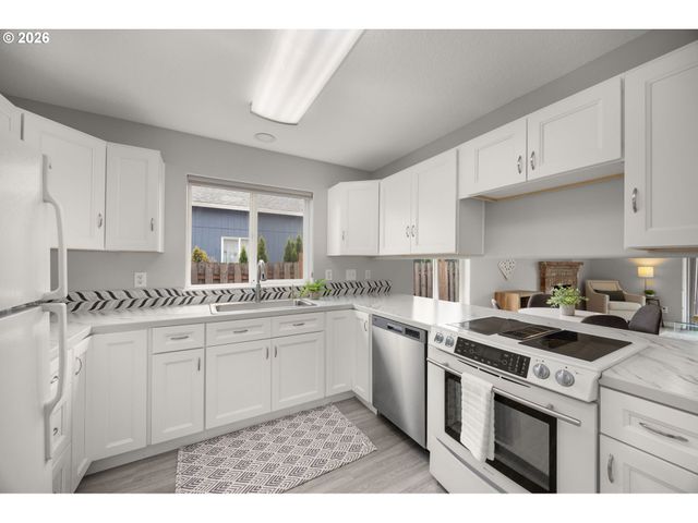 549 Se 72nd Ave, Hillsboro, OR 97123