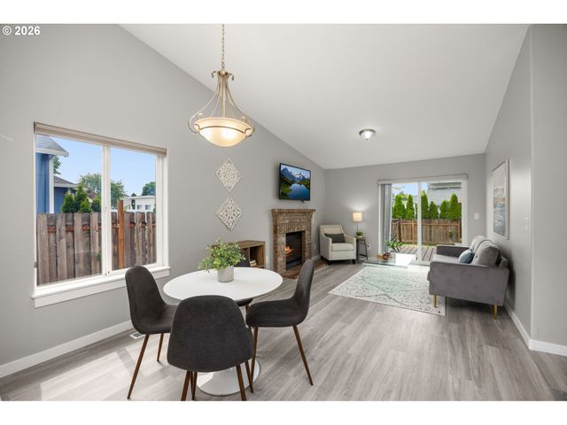 549 Se 72nd Ave, Hillsboro, OR 97123