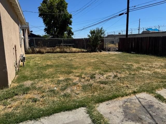 2437 Phelps St, Stockton, CA 95206