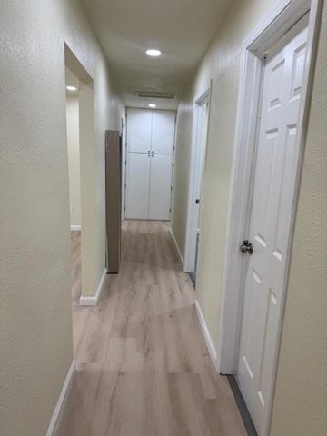 2437 Phelps St, Stockton, CA 95206