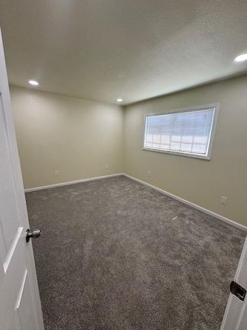 2437 Phelps St, Stockton, CA 95206