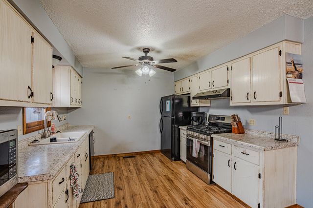 2291 Co Rd 2010, West Plains, MO 65775