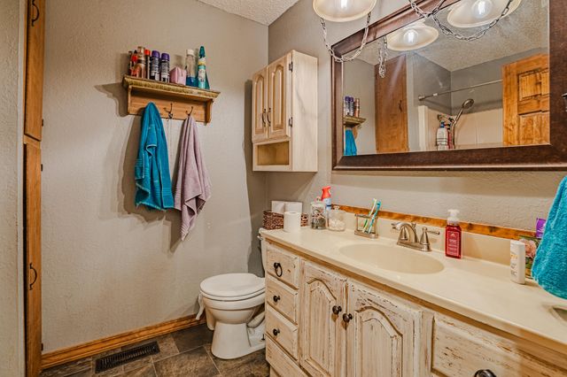 2291 Co Rd 2010, West Plains, MO 65775