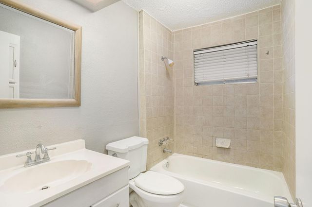 17306 Fife Lane, Webster, TX 77598