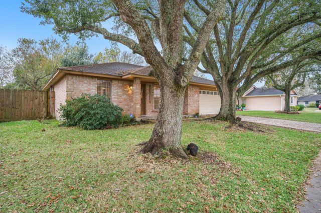 17306 Fife Lane, Webster, TX 77598