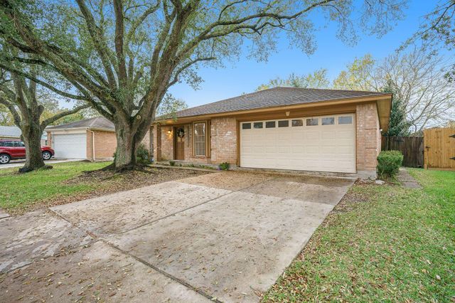 17306 Fife Lane, Webster, TX 77598