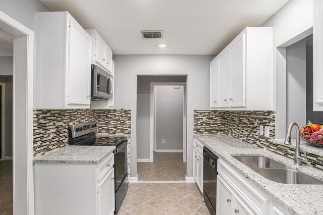 17306 Fife Lane, Webster, TX 77598