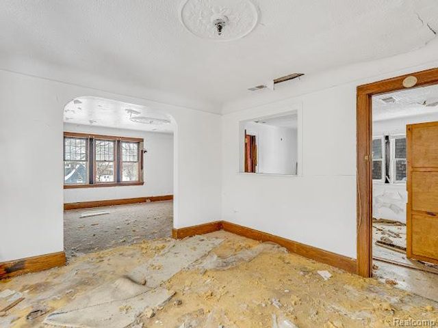 5282 Lakeview Street, Detroit, MI 48213