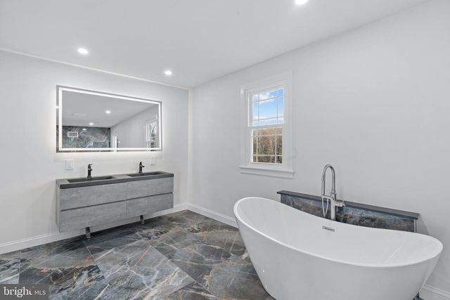 327 GEIGEL HILL RD, Ottsville, PA 18942