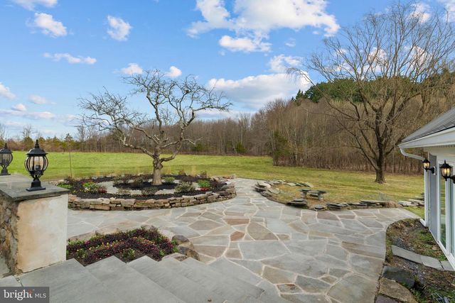 327 GEIGEL HILL RD, Ottsville, PA 18942