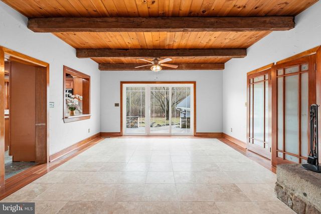 327 GEIGEL HILL RD, Ottsville, PA 18942