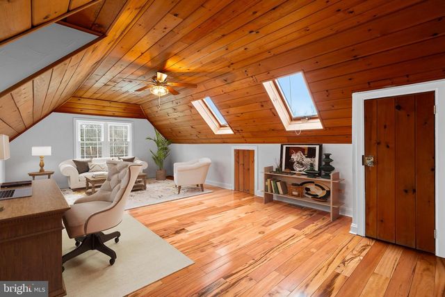 327 GEIGEL HILL RD, Ottsville, PA 18942