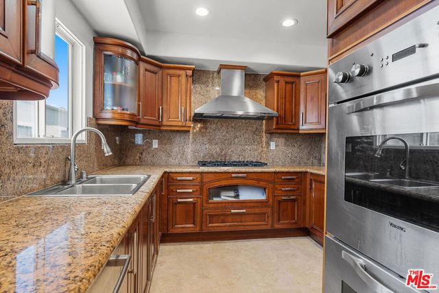 11826 Dorothy Street PH1, Los Angeles, CA 90049