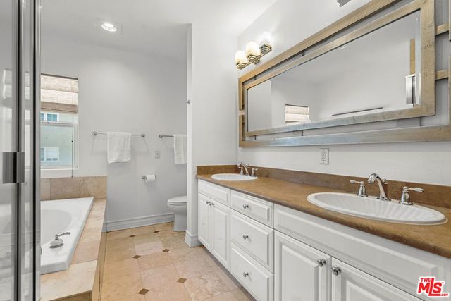 11826 Dorothy Street PH1, Los Angeles, CA 90049