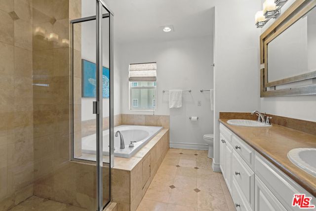 11826 Dorothy Street PH1, Los Angeles, CA 90049