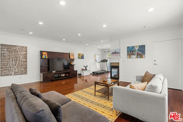 11826 Dorothy Street PH1, Los Angeles, CA 90049