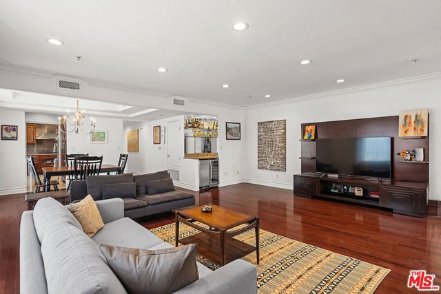 11826 Dorothy Street PH1, Los Angeles, CA 90049