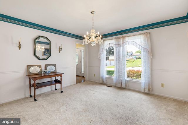 119 E WILKERDEAN DR E, Newark, DE 19711