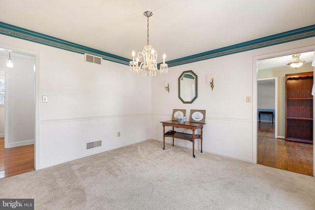 119 E WILKERDEAN DR E, Newark, DE 19711