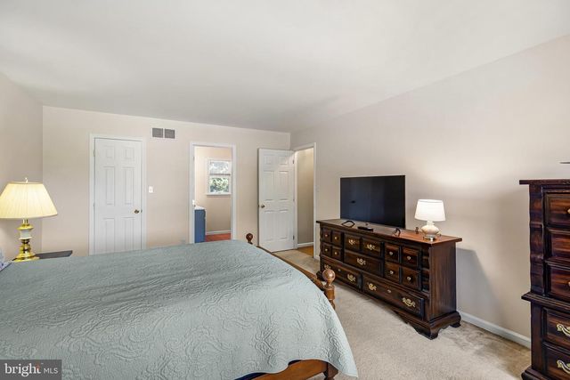 119 E WILKERDEAN DR E, Newark, DE 19711