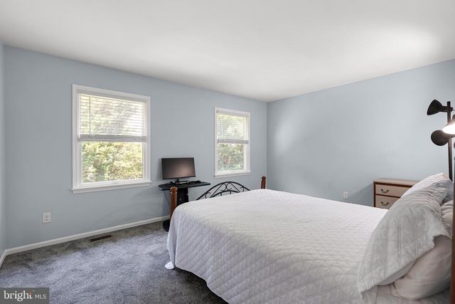 119 E WILKERDEAN DR E, Newark, DE 19711