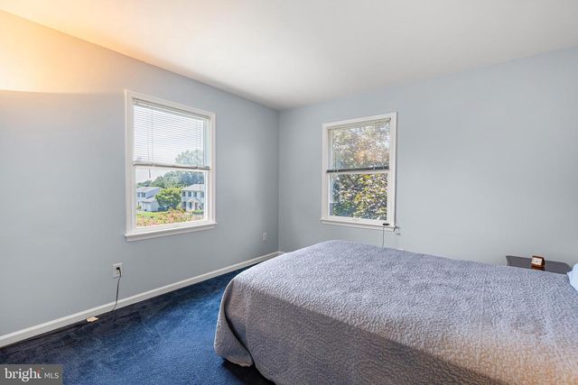 119 E WILKERDEAN DR E, Newark, DE 19711