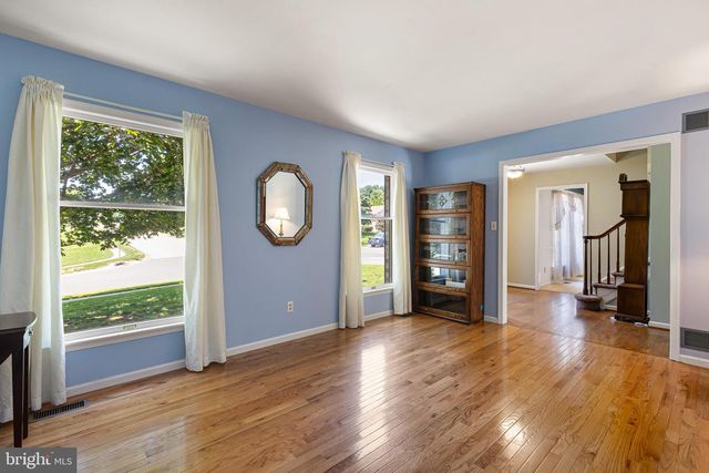 119 E WILKERDEAN DR E, Newark, DE 19711