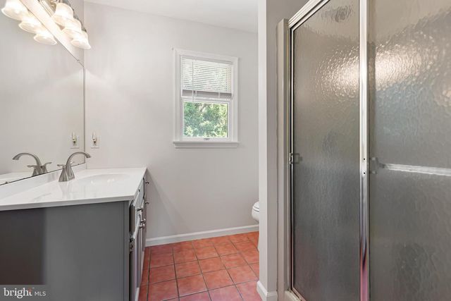 119 E WILKERDEAN DR E, Newark, DE 19711